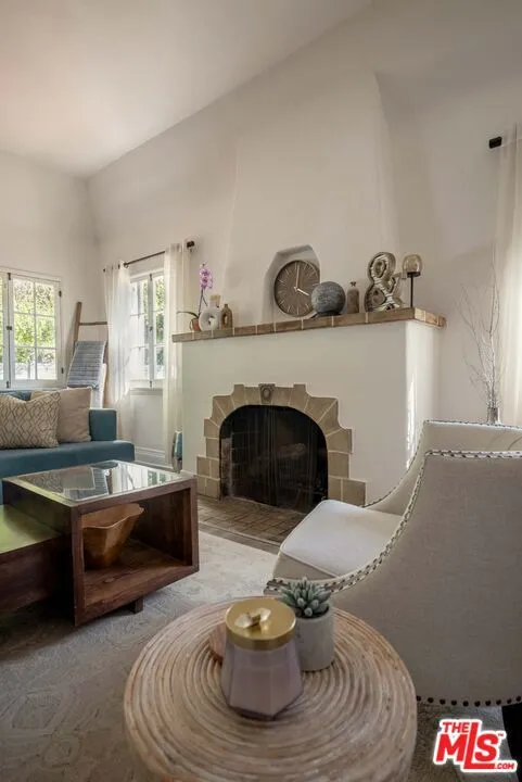 1917 Eden Avenue Glendale, CA 91206