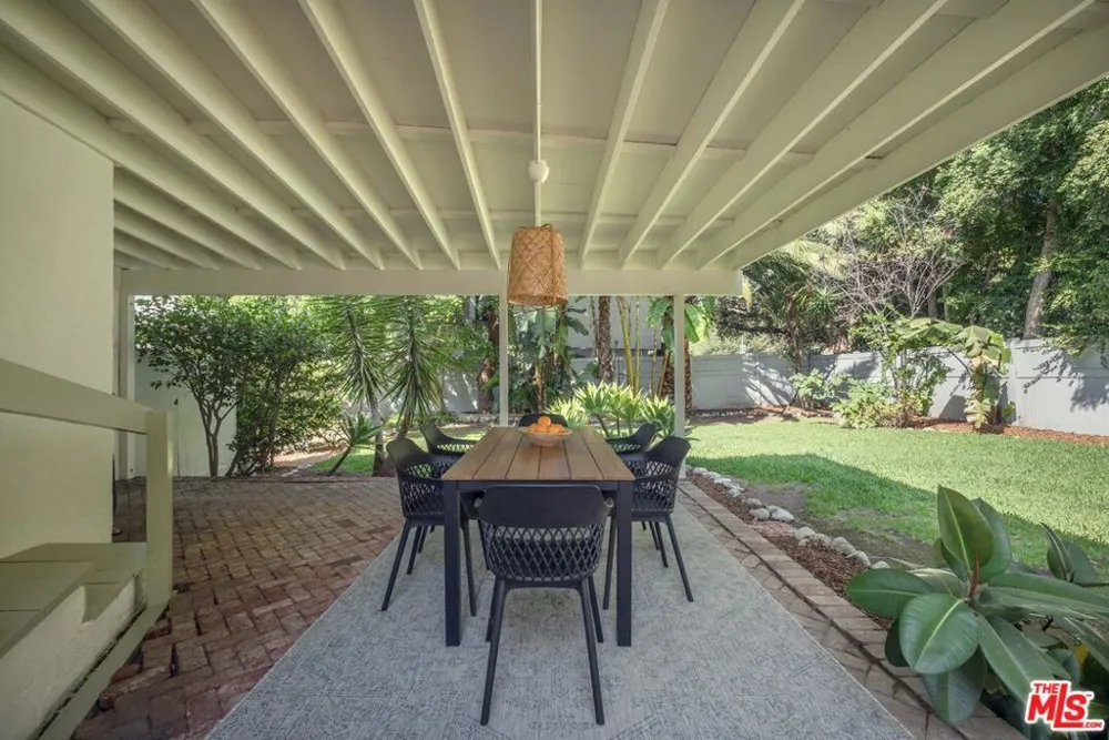 1917 Eden Avenue Glendale, CA 91206