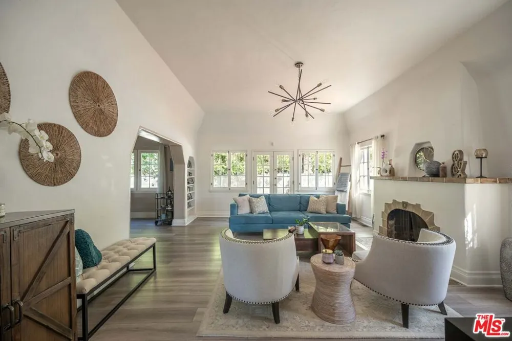 1917 Eden Avenue Glendale, CA 91206