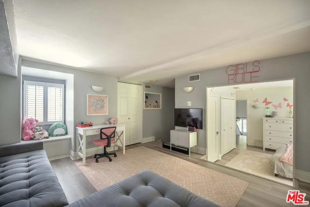 1917 Eden Avenue Glendale, CA 91206