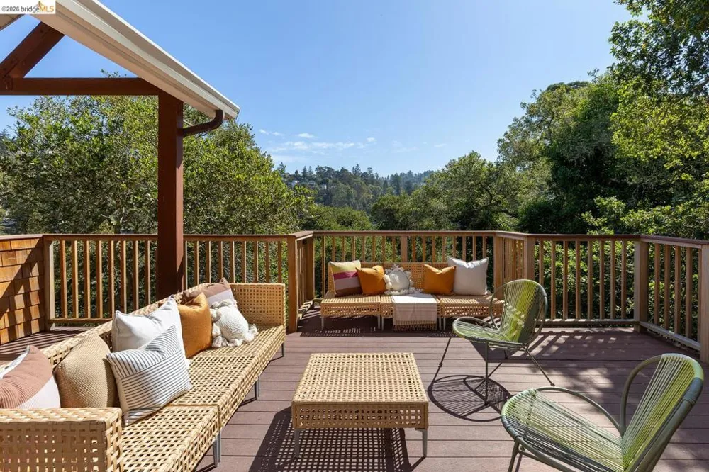 5430 Estates DR Oakland, CA 94618