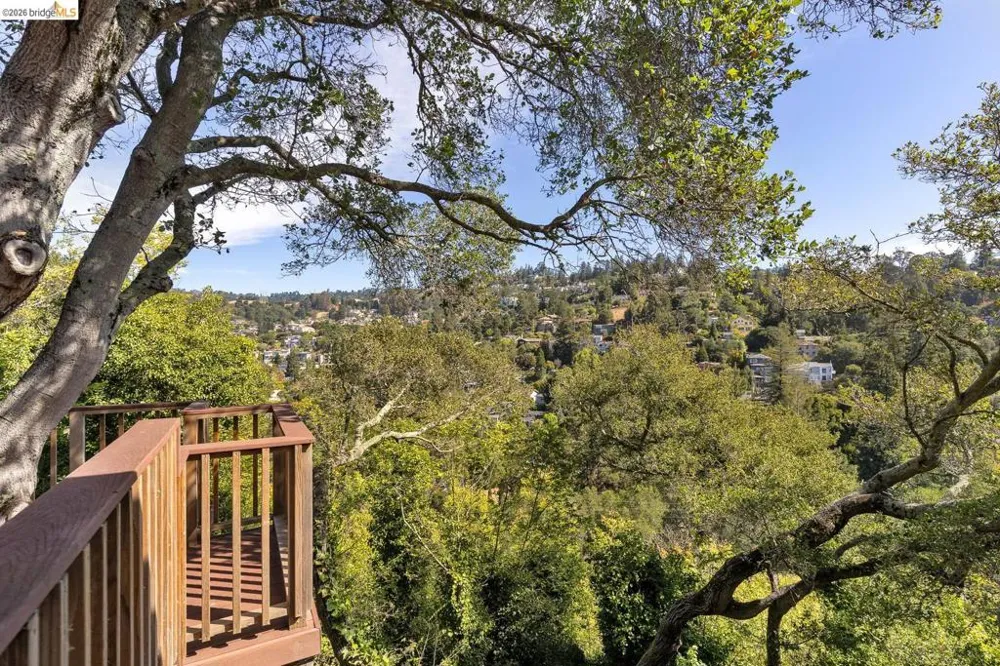 5430 Estates DR Oakland, CA 94618