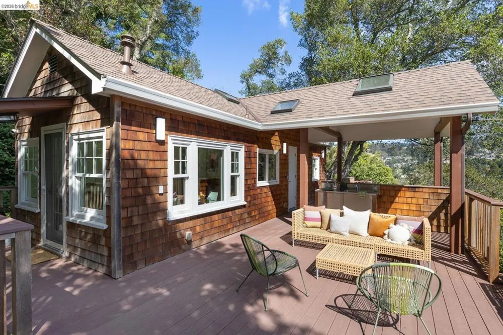 5430 Estates DR Oakland, CA 94618