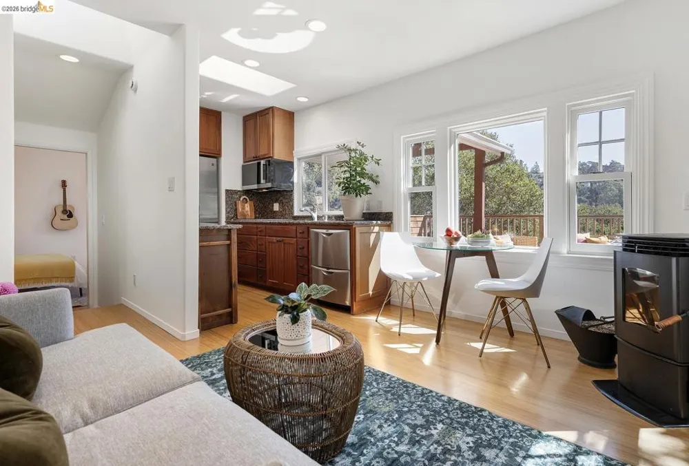 5430 Estates DR Oakland, CA 94618