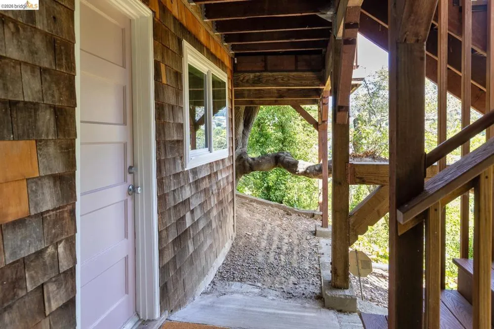 5430 Estates DR Oakland, CA 94618
