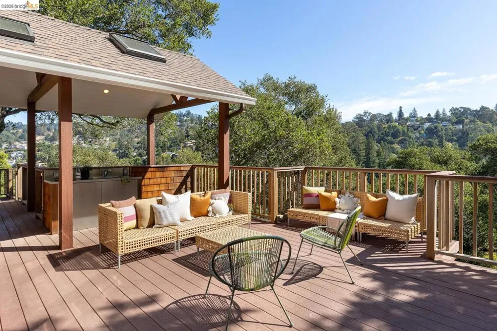 5430 Estates DR Oakland, CA 94618