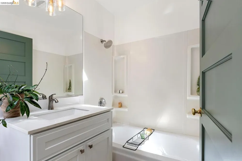 5430 Estates DR Oakland, CA 94618