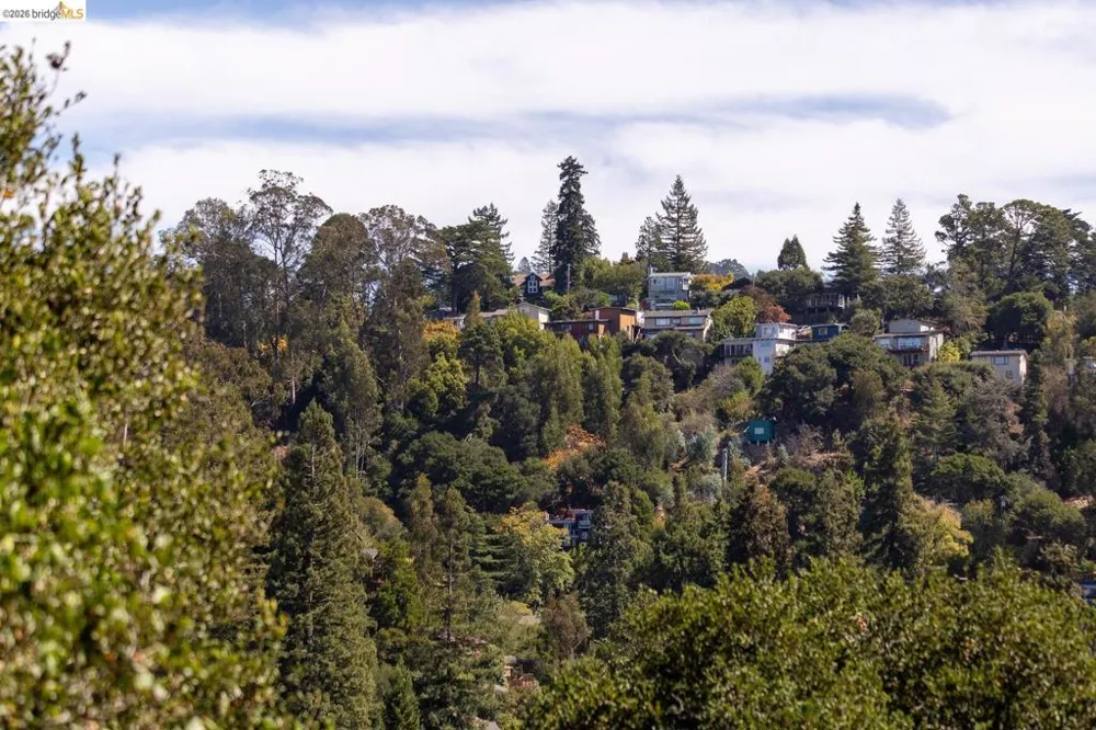 5430 Estates DR Oakland, CA 94618