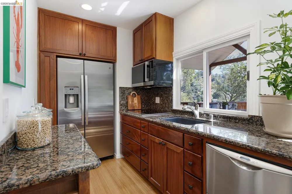 5430 Estates DR Oakland, CA 94618