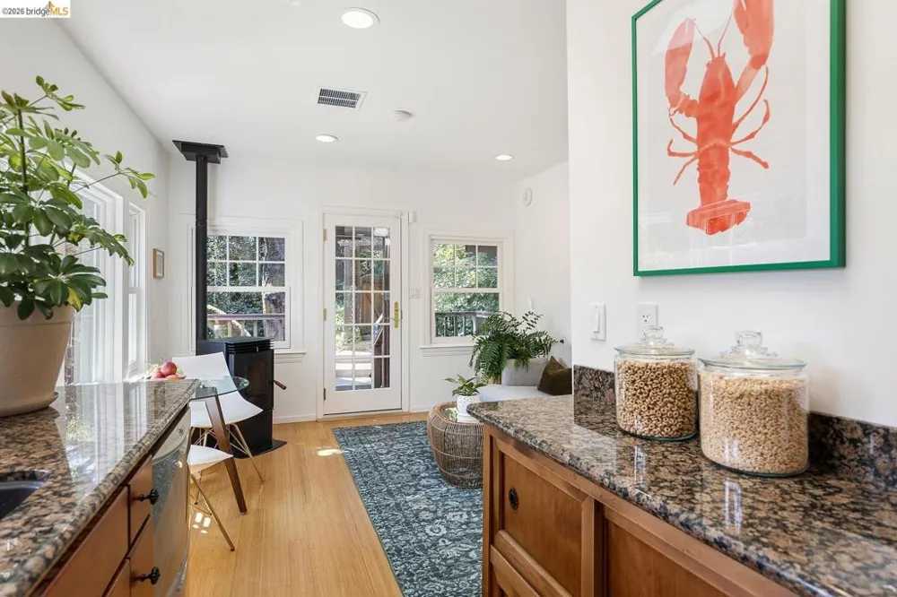 5430 Estates DR Oakland, CA 94618