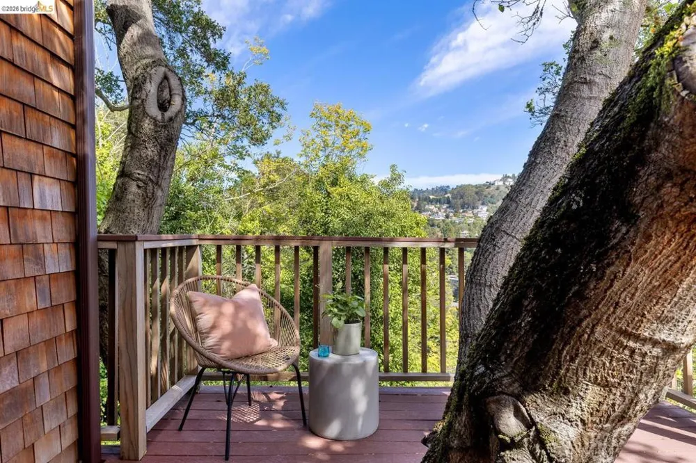 5430 Estates DR Oakland, CA 94618