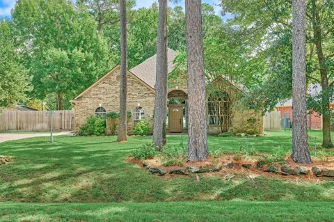 806 Weeping Willow Way