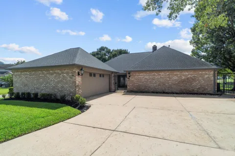 44 Bendwood Drive