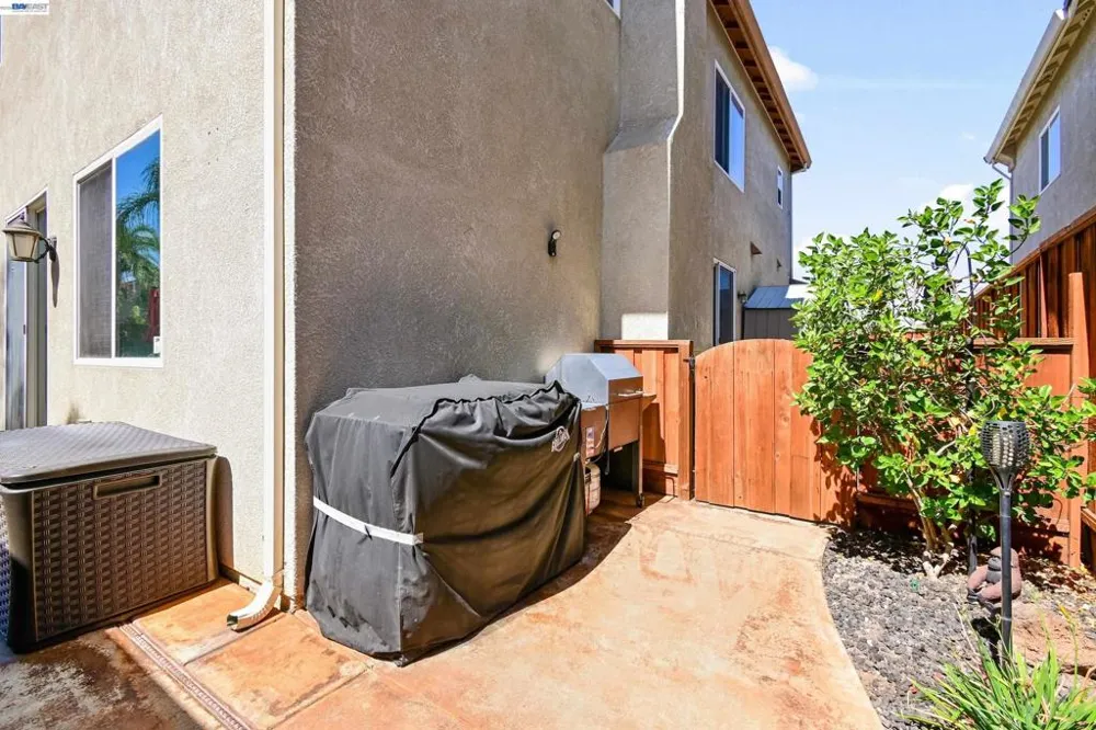 1434 Olivia Ct Tracy, CA 95377