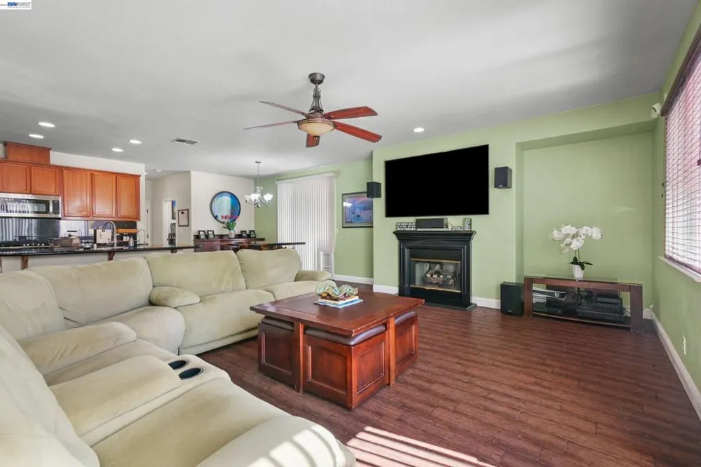 1434 Olivia Ct Tracy, CA 95377