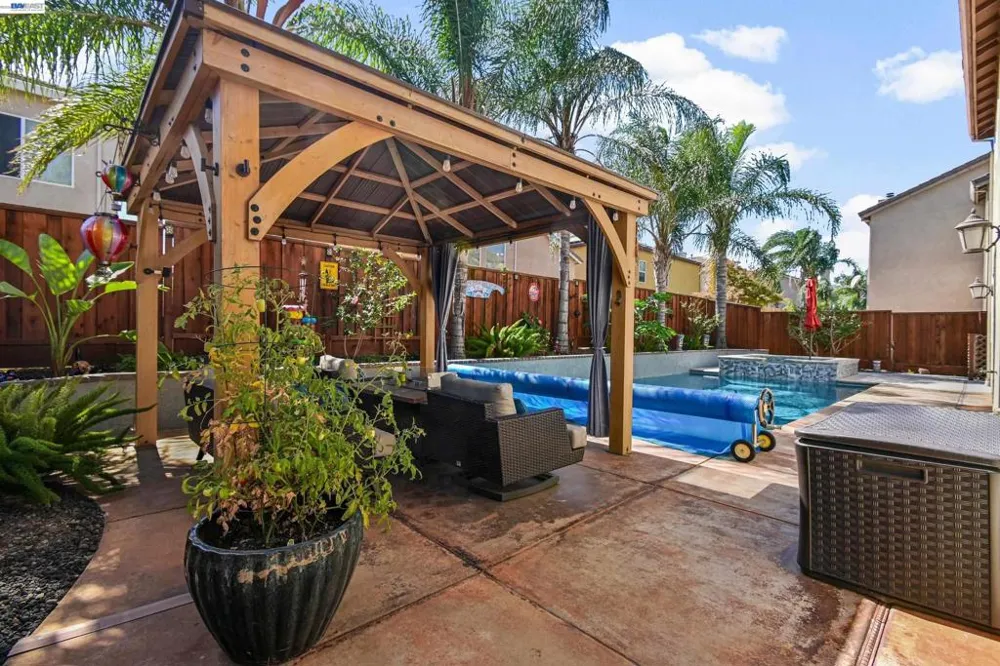 1434 Olivia Ct Tracy, CA 95377