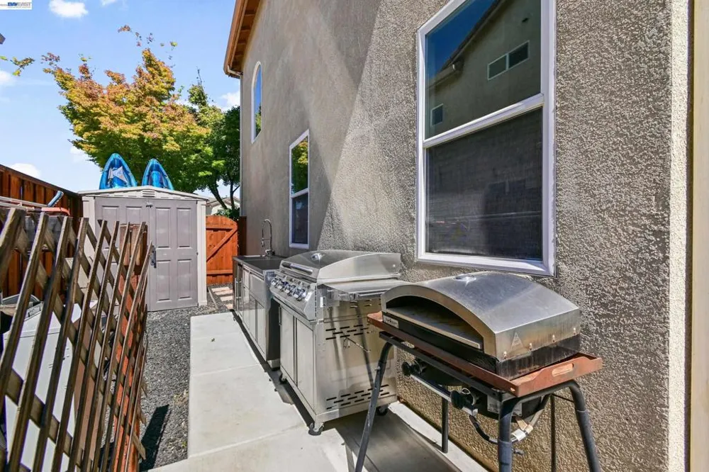 1434 Olivia Ct Tracy, CA 95377