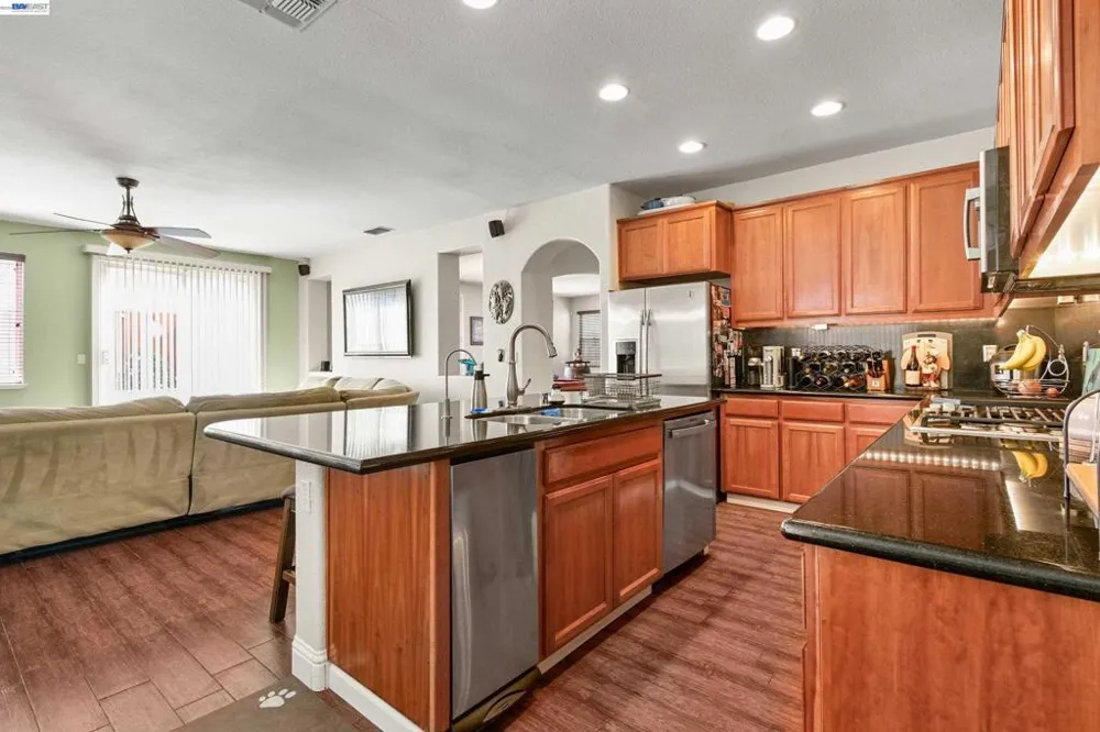 1434 Olivia Ct Tracy, CA 95377