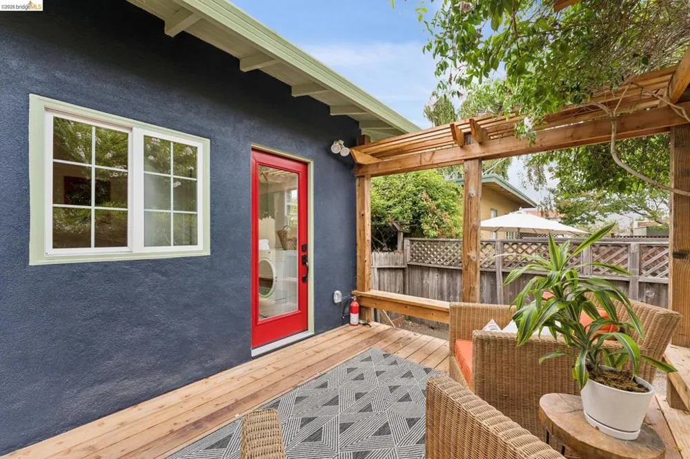 1262 Excelsior Oakland, CA 94610