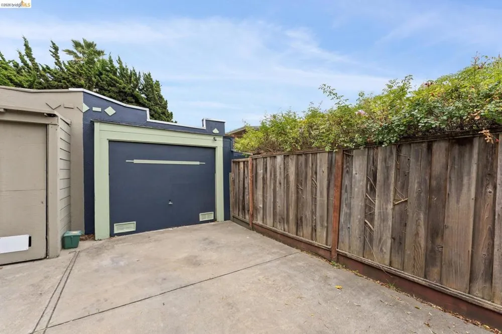 1262 Excelsior Oakland, CA 94610