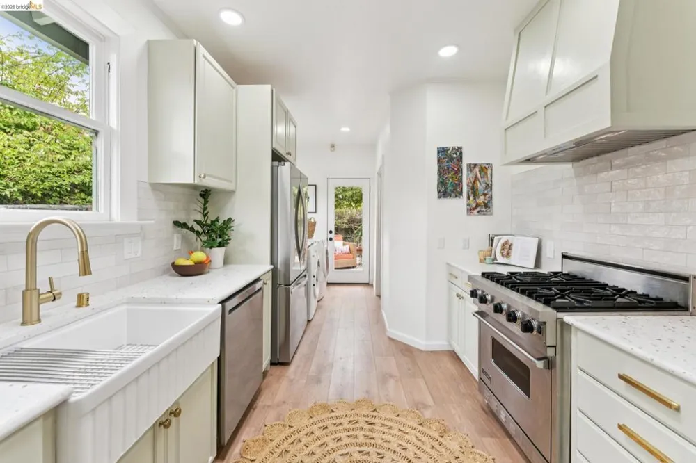 1262 Excelsior Oakland, CA 94610