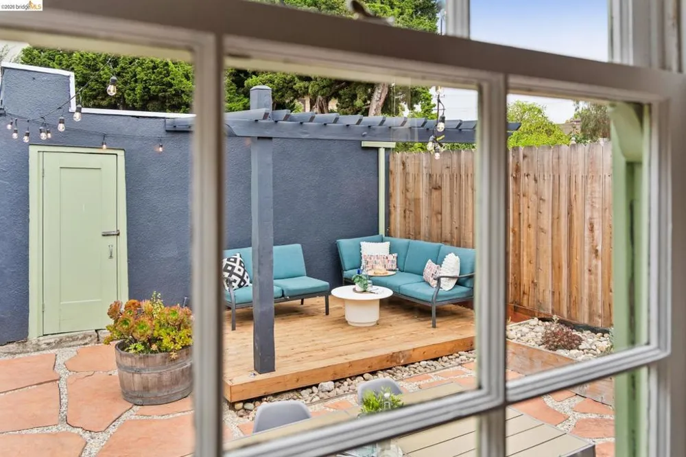 1262 Excelsior Oakland, CA 94610