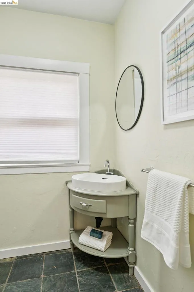 1262 Excelsior Oakland, CA 94610