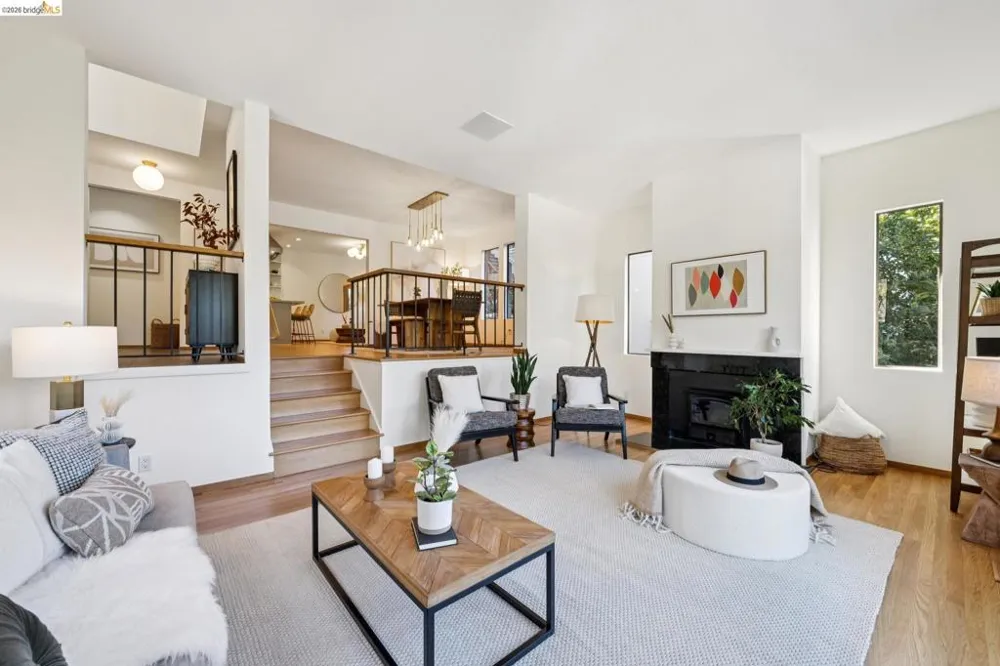 6474 Oakwood Dr Oakland, CA 94611