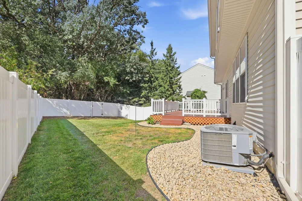 1560 Oakbrooke Terrace Eagan, MN 55122