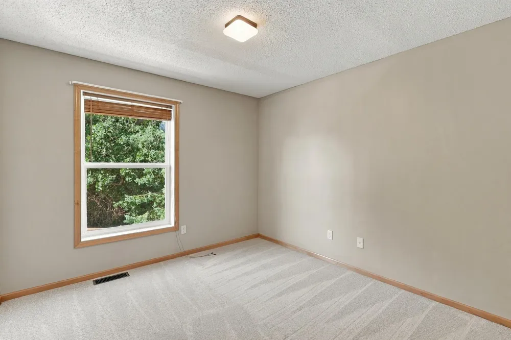 1560 Oakbrooke Terrace Eagan, MN 55122