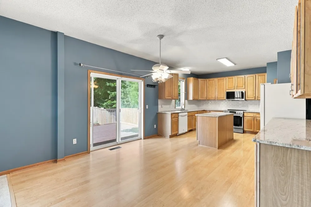 1560 Oakbrooke Terrace Eagan, MN 55122
