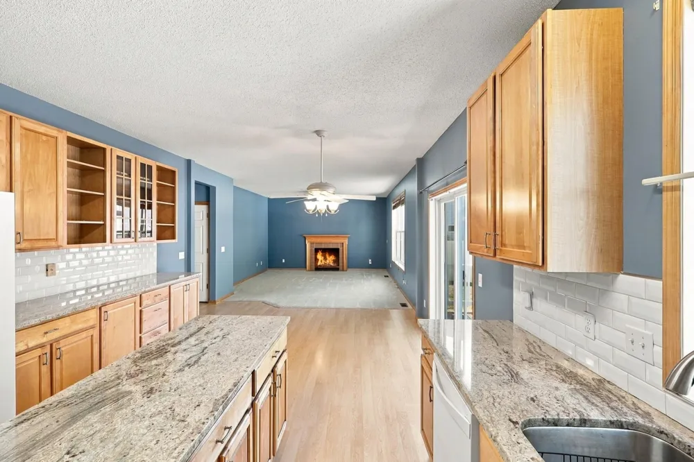 1560 Oakbrooke Terrace Eagan, MN 55122