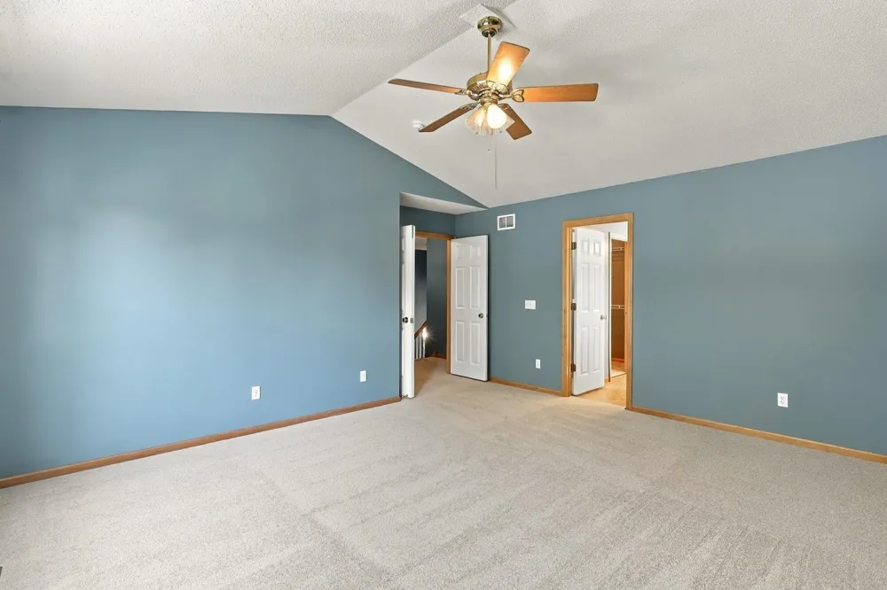 1560 Oakbrooke Terrace Eagan, MN 55122