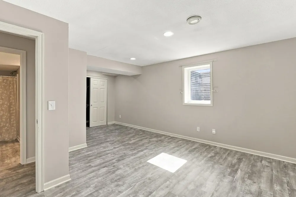 1560 Oakbrooke Terrace Eagan, MN 55122