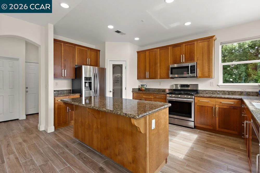 240 Explorer Way Martinez, CA 94553