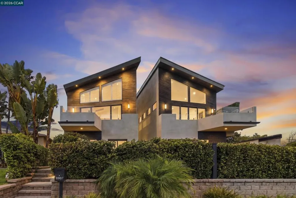 3937 Haines St San Diego, CA 92109