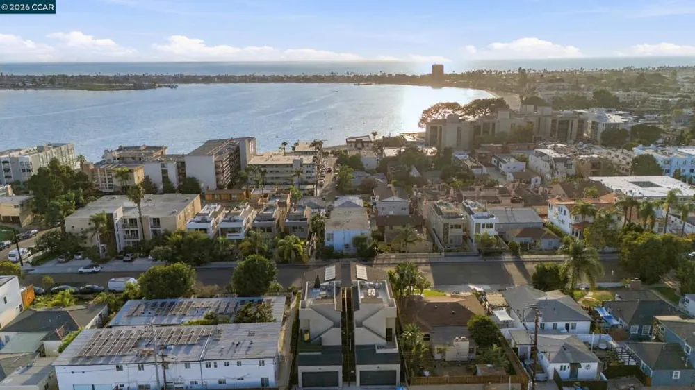 3937 Haines St San Diego, CA 92109