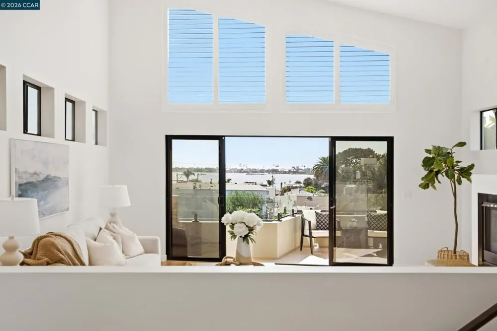 3937 Haines St San Diego, CA 92109