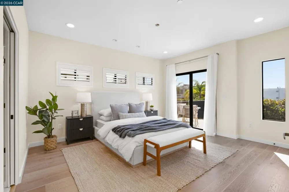 3937 Haines St San Diego, CA 92109