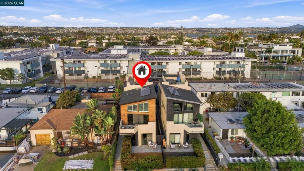3937 Haines St San Diego, CA 92109