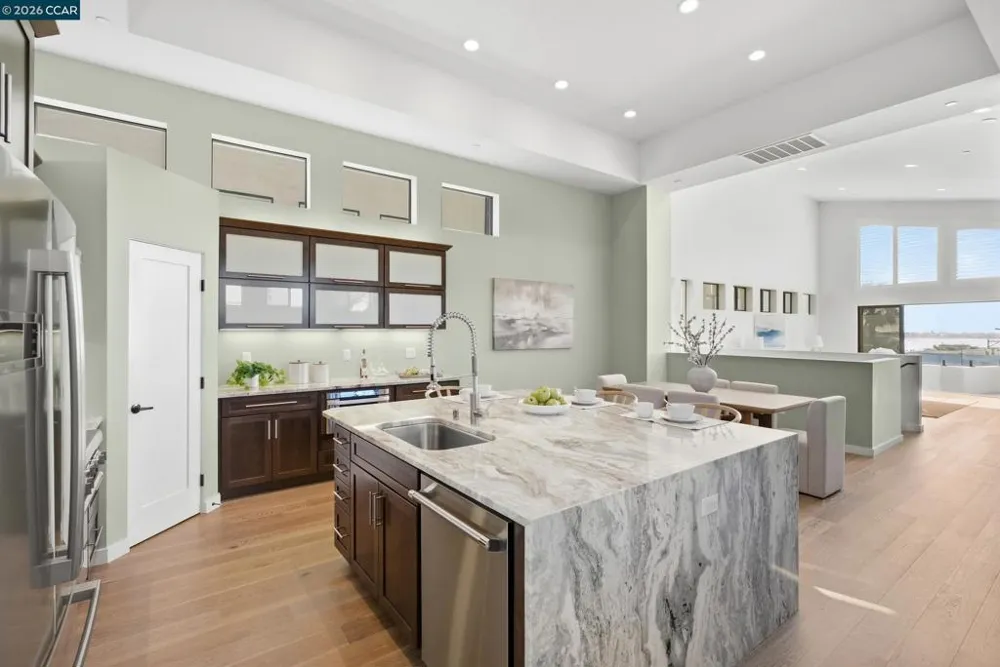 3937 Haines St San Diego, CA 92109