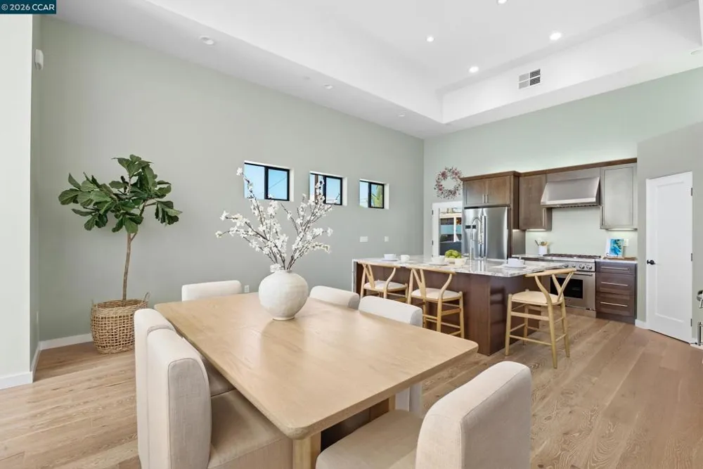 3937 Haines St San Diego, CA 92109