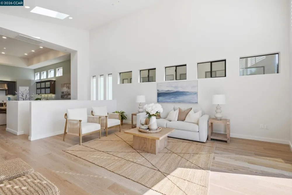 3937 Haines St San Diego, CA 92109