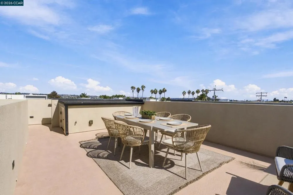 3937 Haines St San Diego, CA 92109