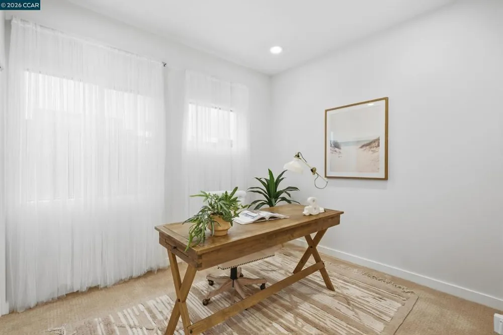 3937 Haines St San Diego, CA 92109