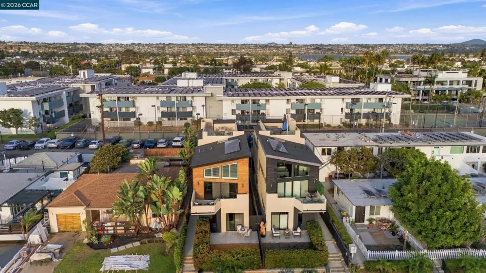 3937 Haines St San Diego, CA 92109