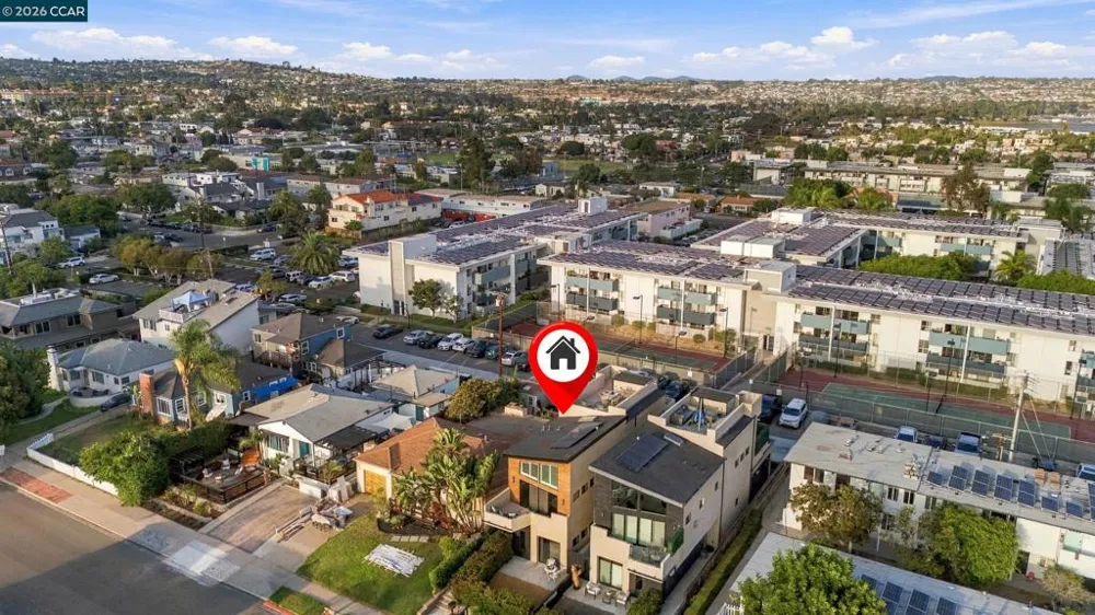 3937 Haines St San Diego, CA 92109