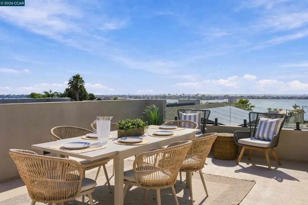 3937 Haines St San Diego, CA 92109