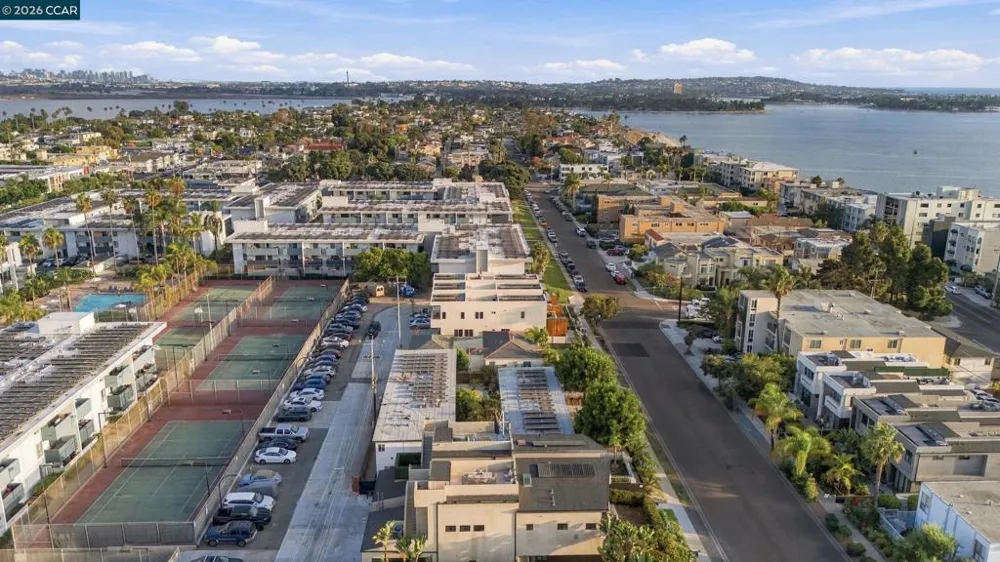 3937 Haines St San Diego, CA 92109