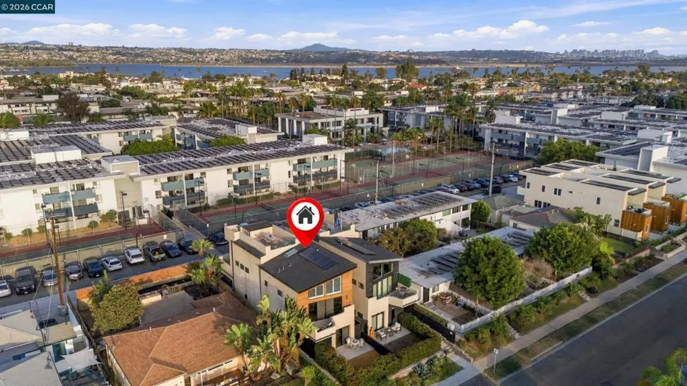 3937 Haines St San Diego, CA 92109